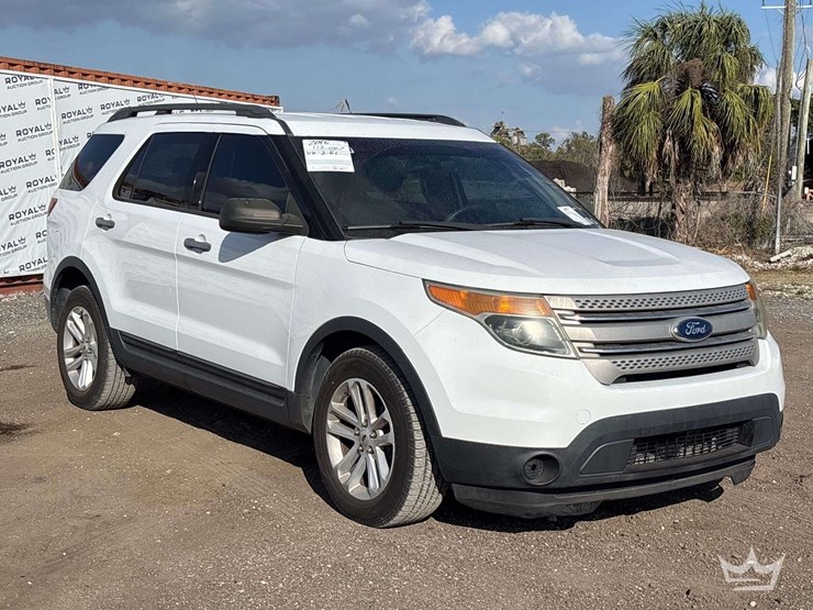 2015-ford-explorer-image-2