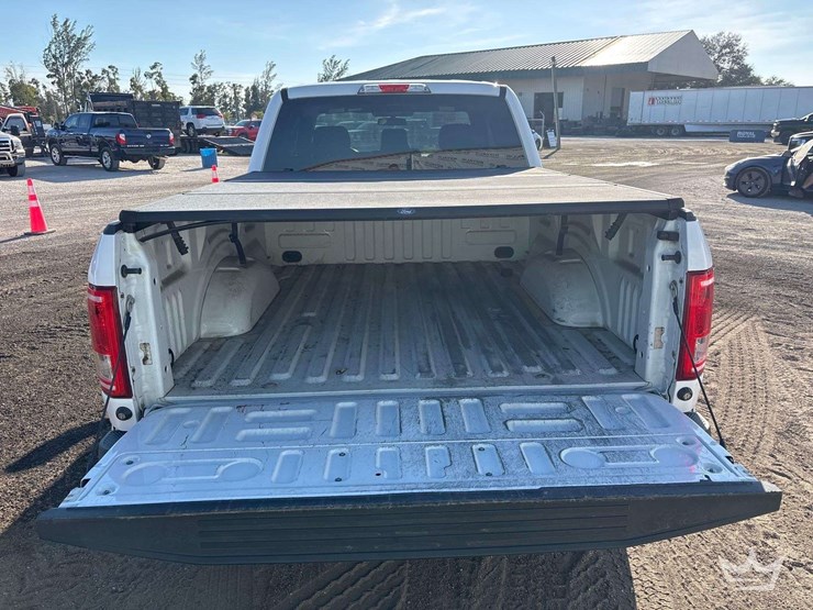 2016-ford-f-150-ext.-cab-pickup-truck-image-10