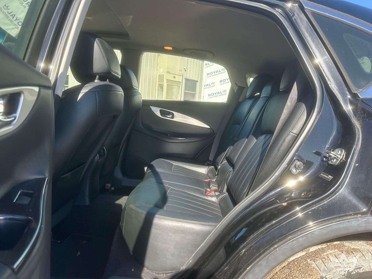 2017-infiniti-qx50-suv-image-15