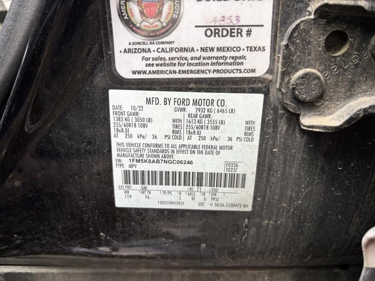 2022-ford-explorer-image-21