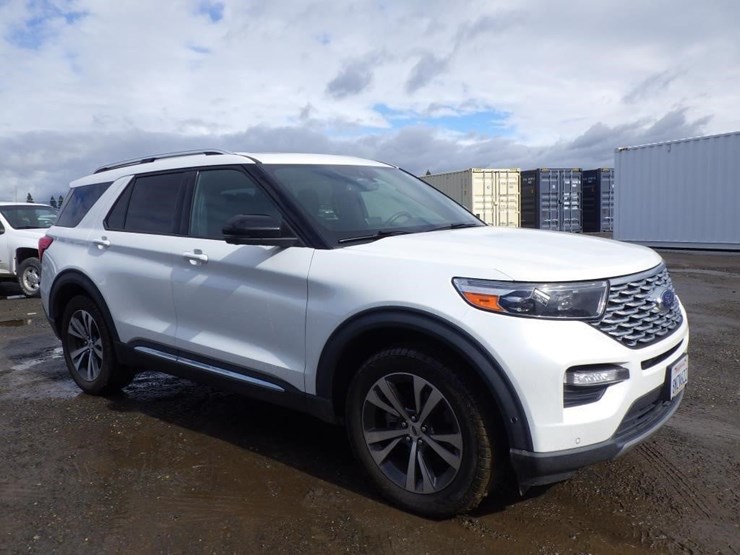 2020-ford-explorer-image-2