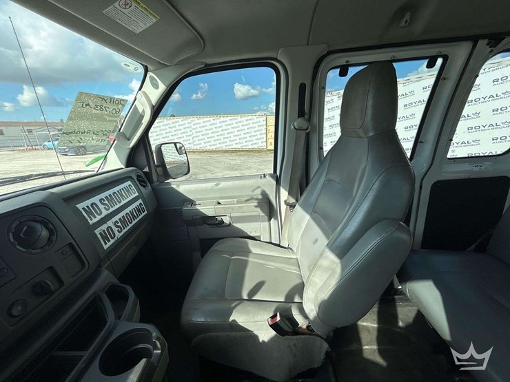 2011-ford-e350-image-20