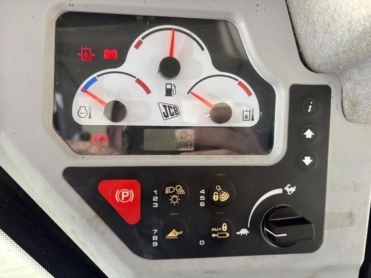 2019-jcb-270t-image-16