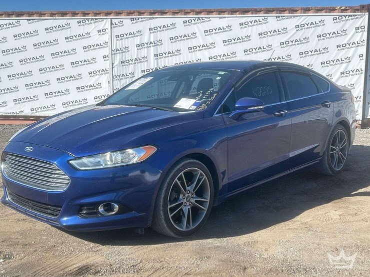 2016-ford-fusion-titanium-sedan-image-1