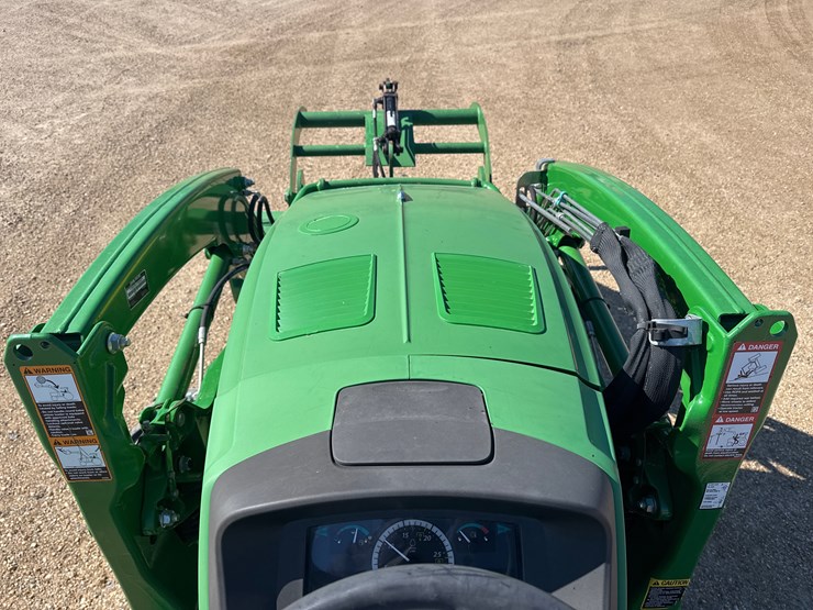 2019-john-deere-3039r-image-14