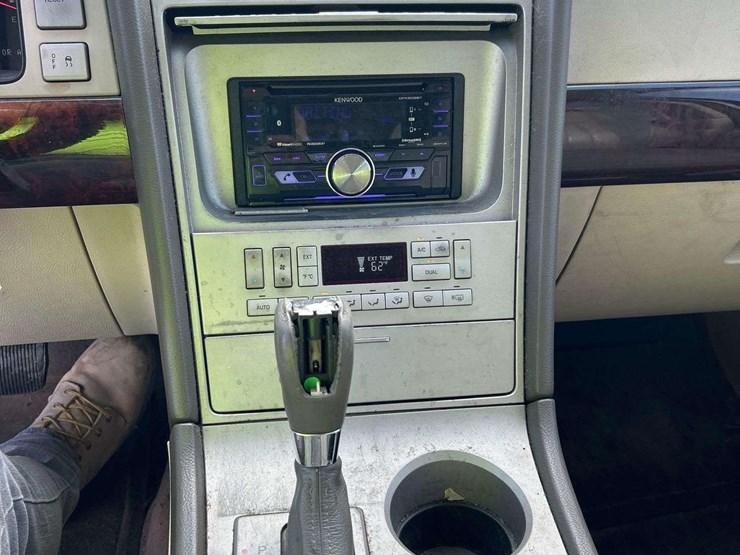 2004-lincoln-navigator-image-15