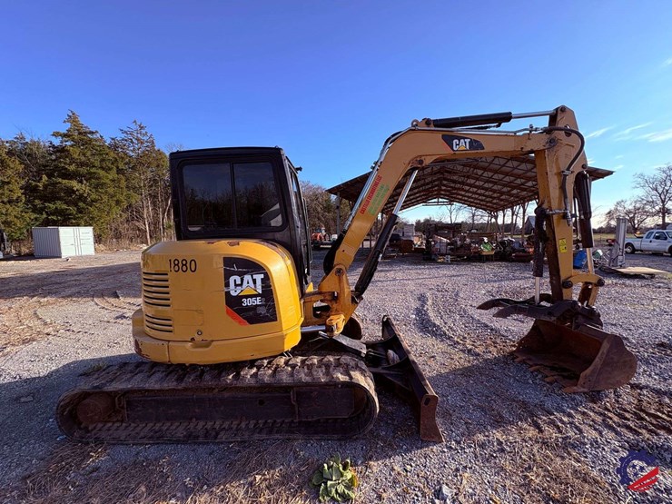 2016-cat-305e2-mini-excavator-image-6