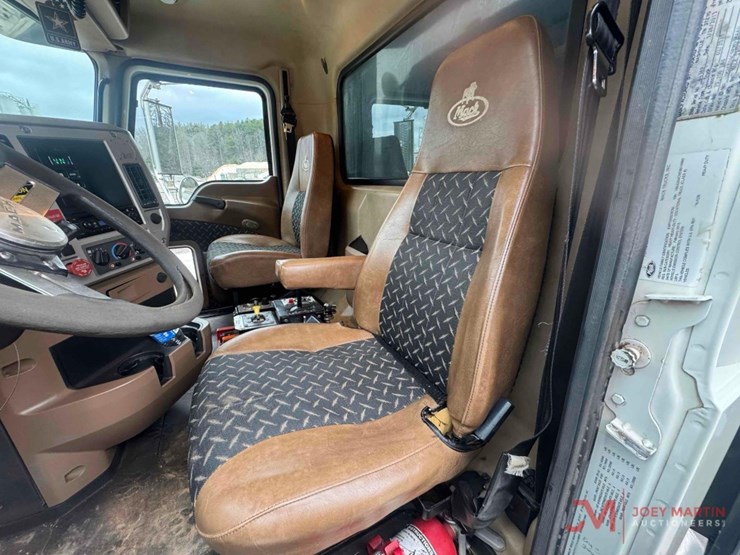 2014-mack-granite-gu713-image-36