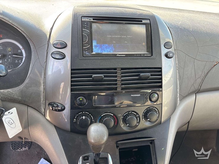 2006-toyota-sierra-ce-van-image-18