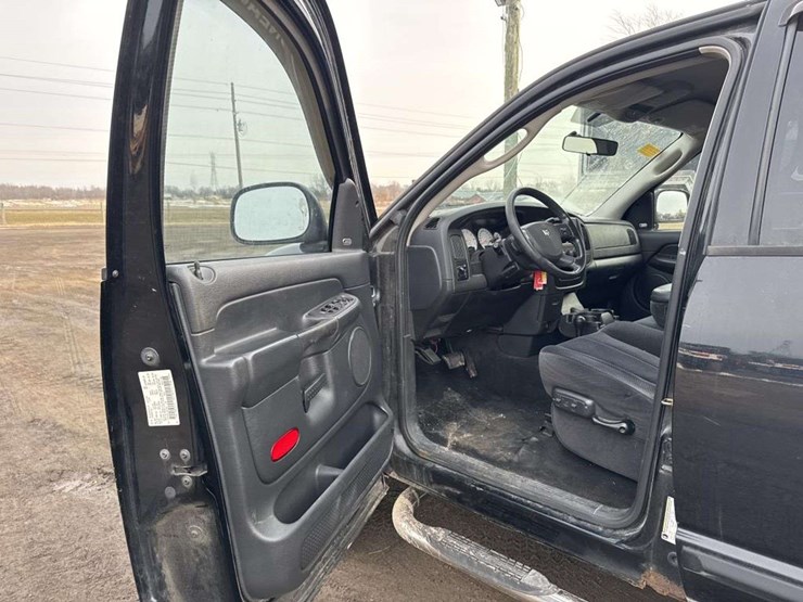 2000-dodge-1500-image-11