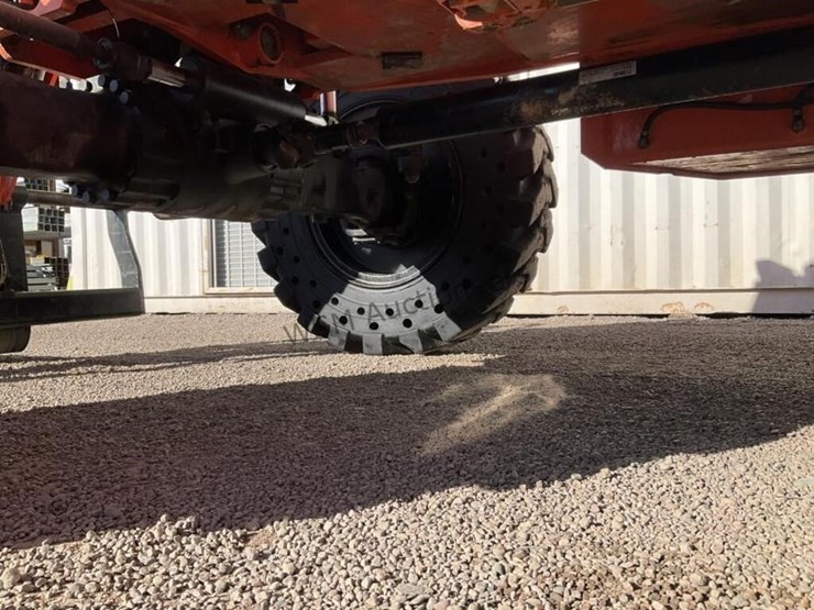 2012-jlg-8042-image-20