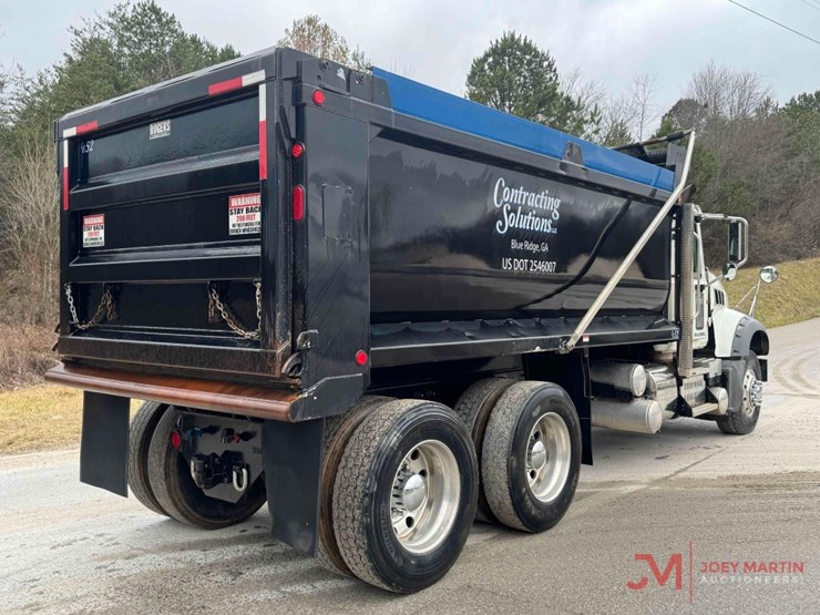 2014-mack-granite-gu713-image-5