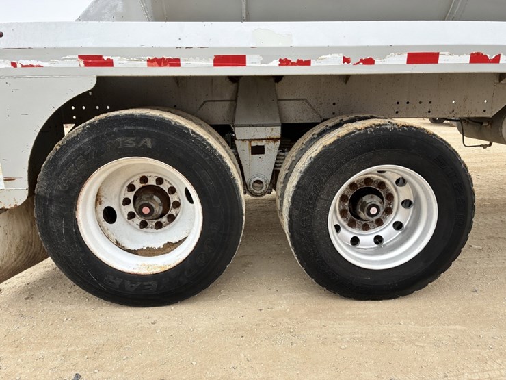 2012-proco-130bbl-vac-trailer-image-8