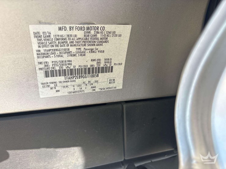 2016-ford-taurus-sedan-image-5