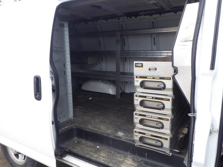 2017-chevrolet-express-2500-image-7