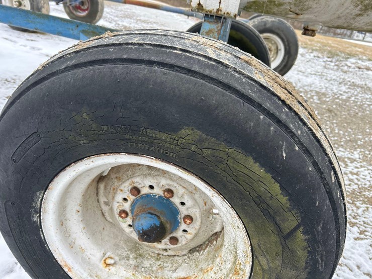 1000-gal.-nh3-tank-on-gear-(on-site)-image-11