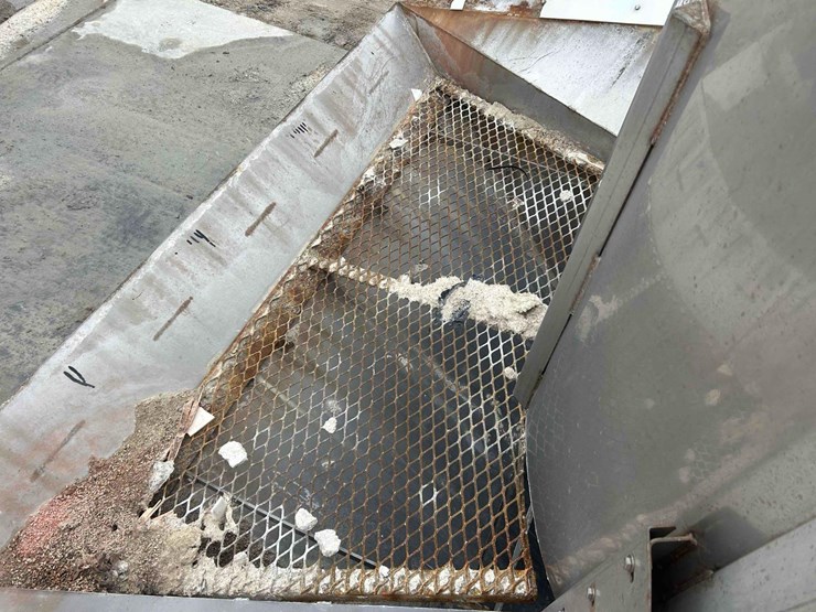 doyle-8-ton-stainless-steel-fertlizer-mixer-w/-conveyor-sells-offsite-image-17