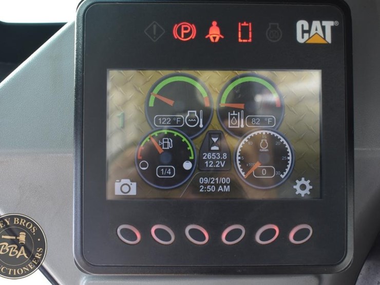 2020-caterpillar-279d3-image-57