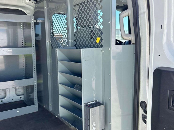 2015-ford-transit-image-23