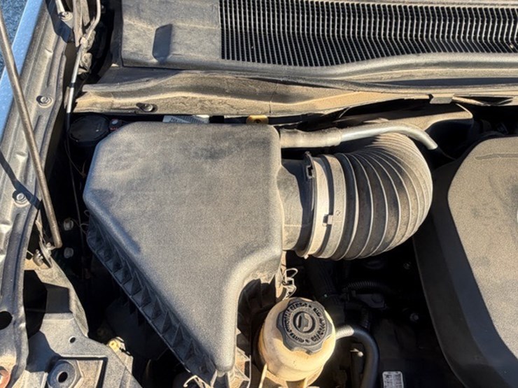 2014-chrysler-town-&-country-image-57