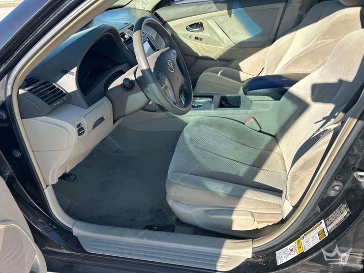 2008-toyota-camry-sedan-image-11