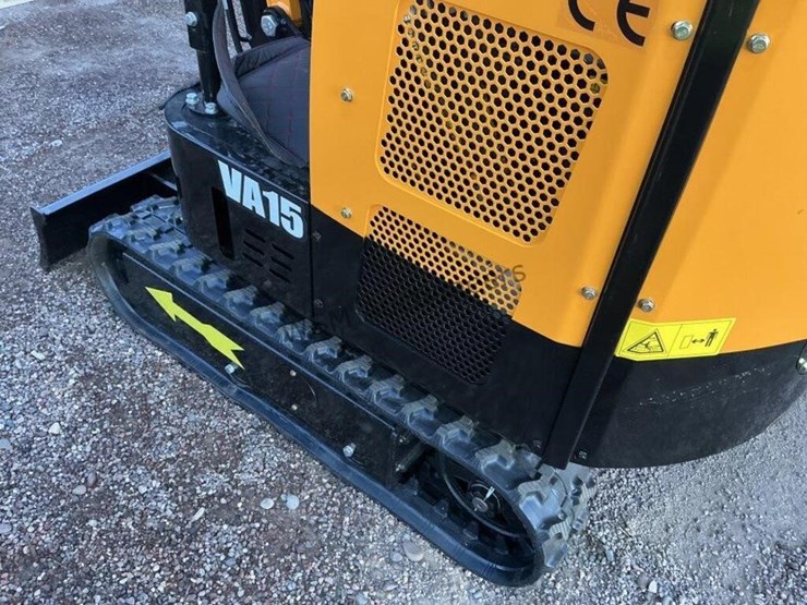 2025-miva-va15-mini-excavator-image-11
