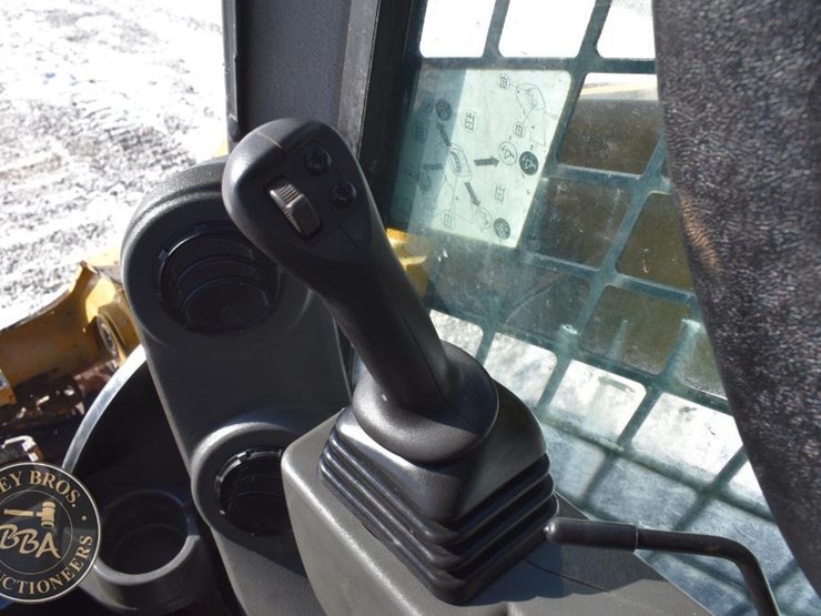 2020-caterpillar-289d3-image-55