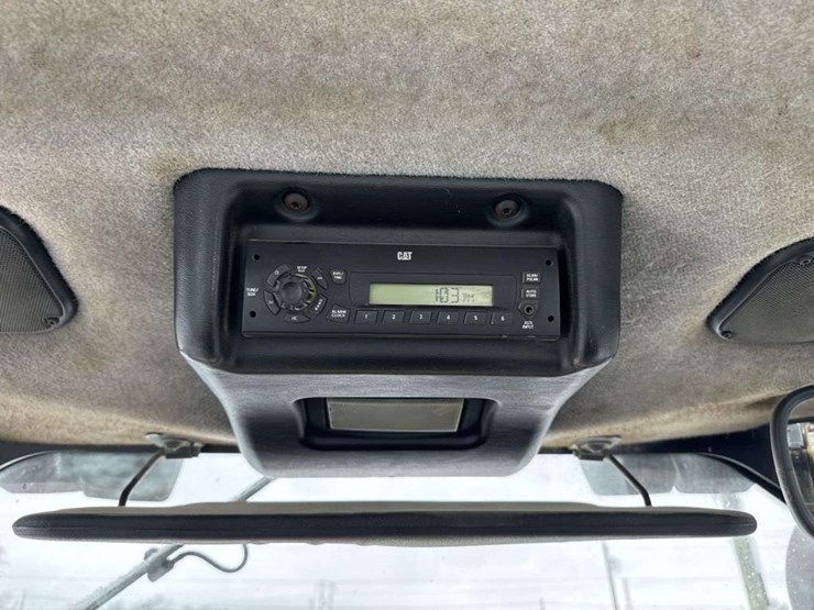 2013-caterpillar-420-image-36