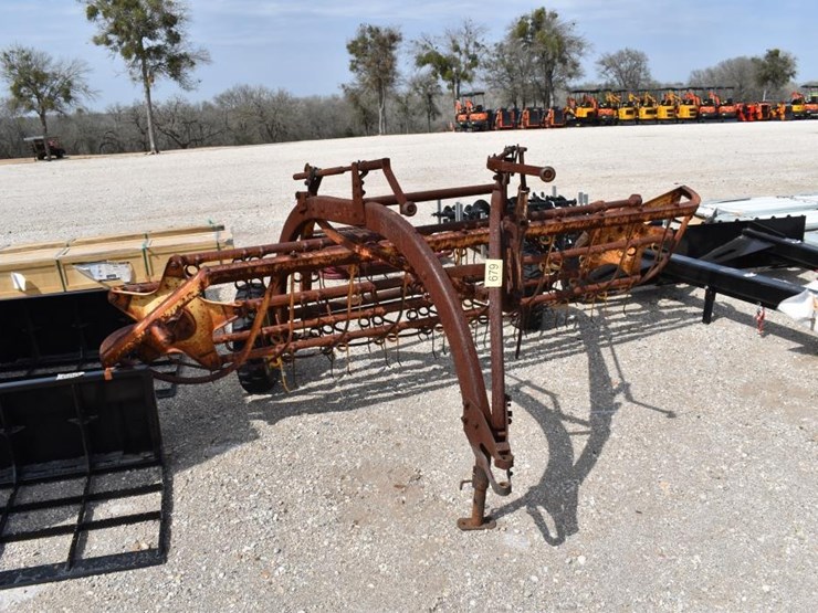 new-holland-258-image-2