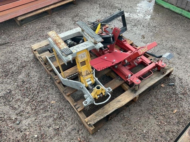 pallet-of-asst-auto-shop-jacks-image-1