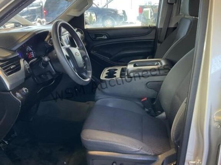 2015-chevrolet-tahoe-image-21