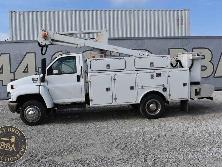 2008-gmc-topkick-c5500-image-3