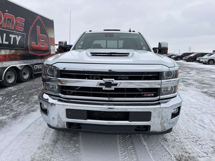 2018-chevrolet-silverado-3500hd-ltz-image-7