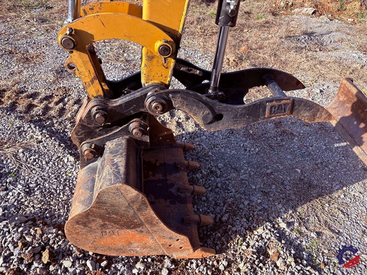 2016-cat-305e2-mini-excavator-image-9