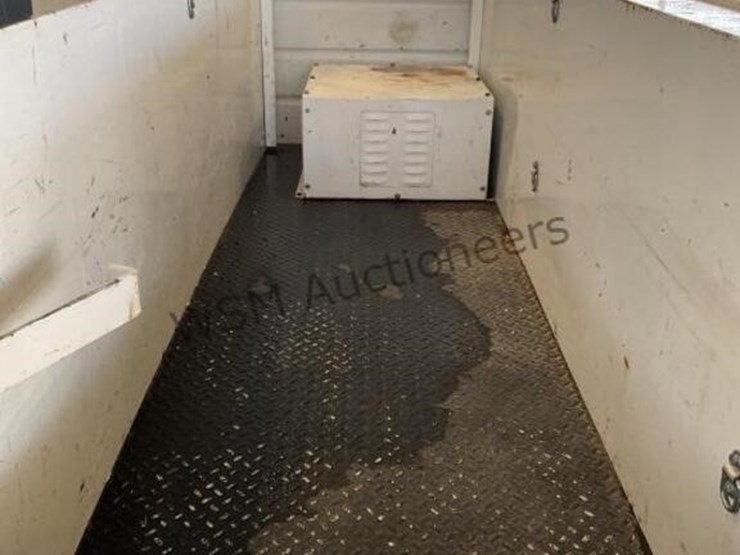 2015-chevrolet-silverado-2500hd-image-9