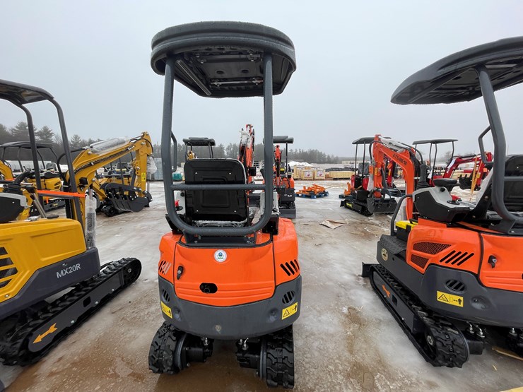 #5402-•-me18-mini-excavator-image-5