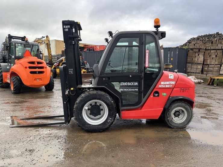 2016-manitou-ms130t-enc-cab-forklift-image-5