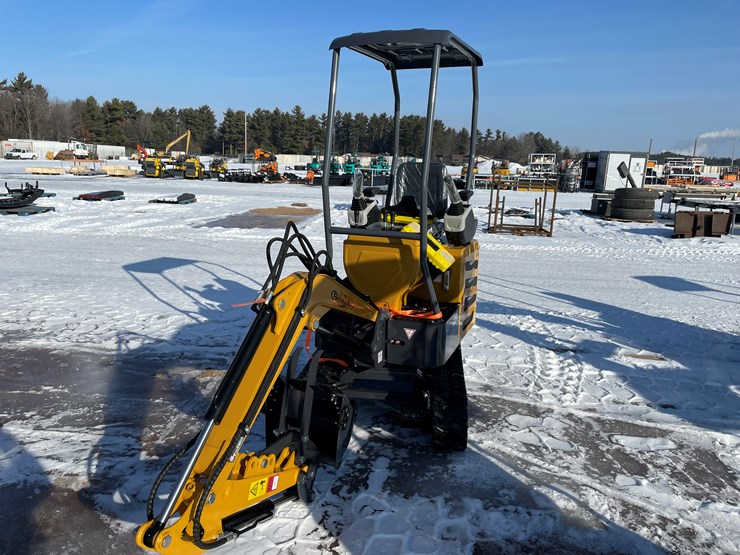 #5377-•-mx12rx-mini-excavator-image-1