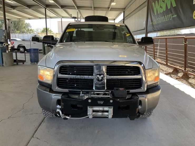 2010-dodge-2500-image-3