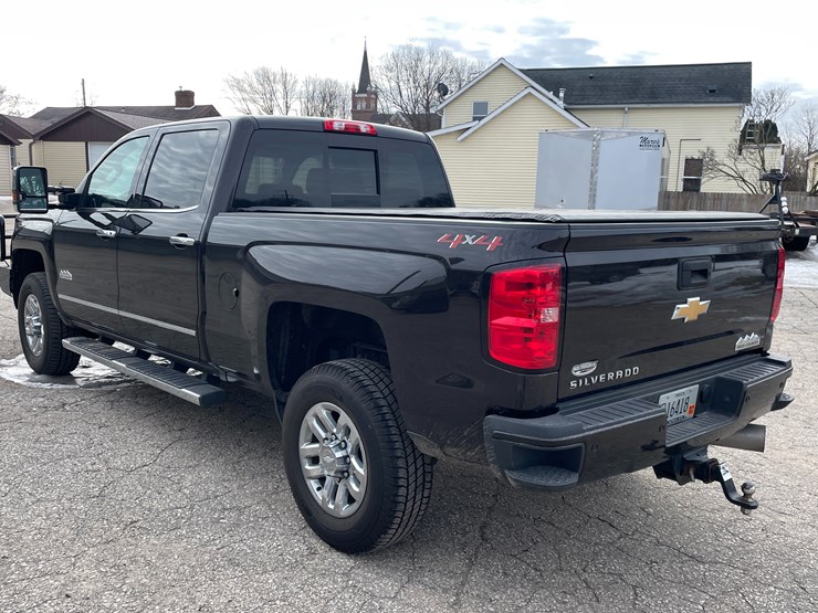 #7551-•-2019-chevy-silverado-high-country-pickup-(has-wi-title)-(blair,-wi)-image-7