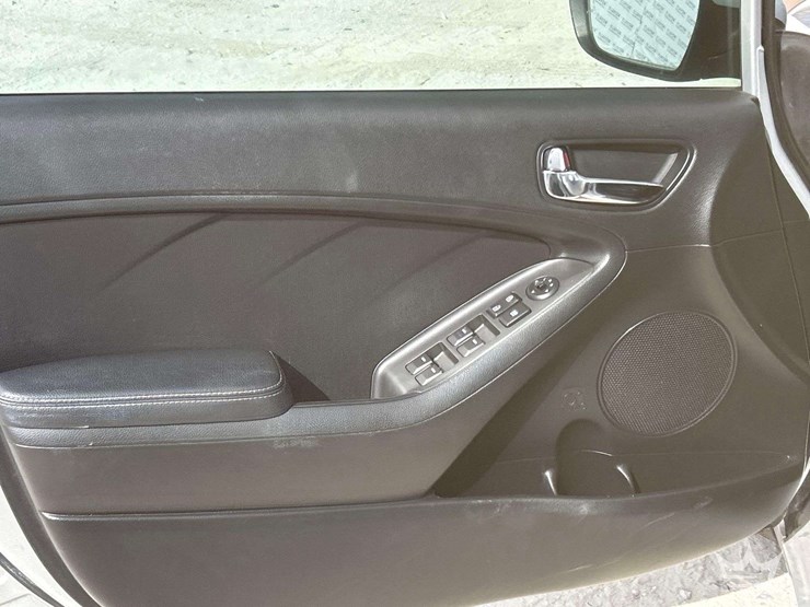 2016-kia-forte-sedan-image-11