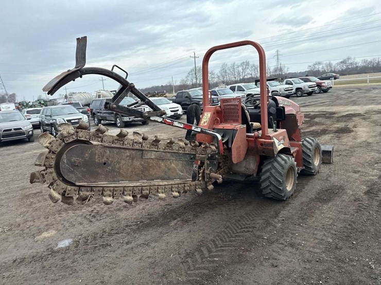 2014-ditch-witch-rt45-image-3