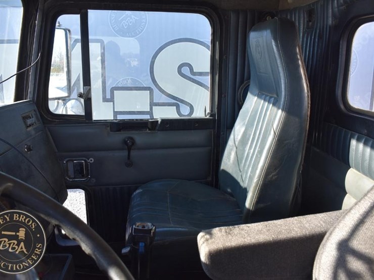 1995-kenworth-t800-image-28