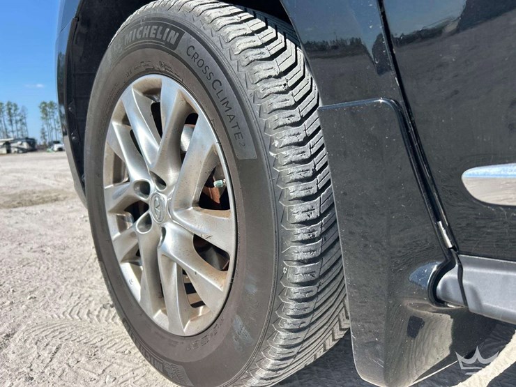 2013-infiniti-jx35-awd-suv-image-26