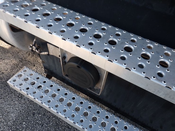 2020-freightliner-cascadia-125-image-4