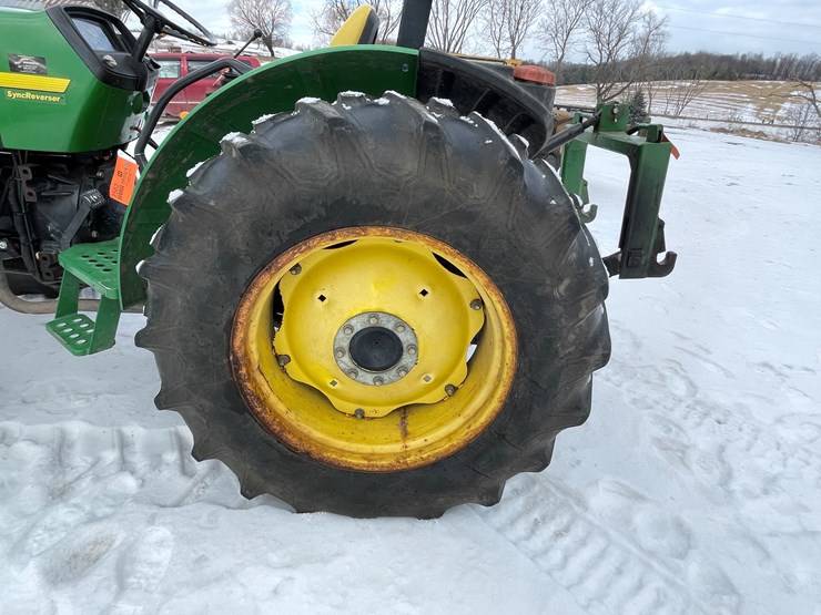 2001-john-deere-5205-image-46