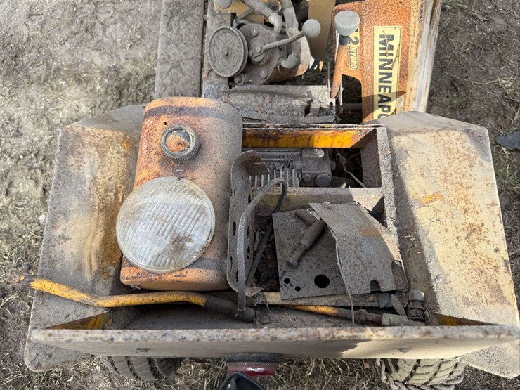 minneapolis-moline-112-image-7