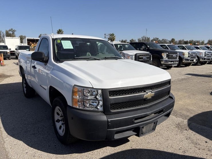 2011-chevrolet-1500-image-4