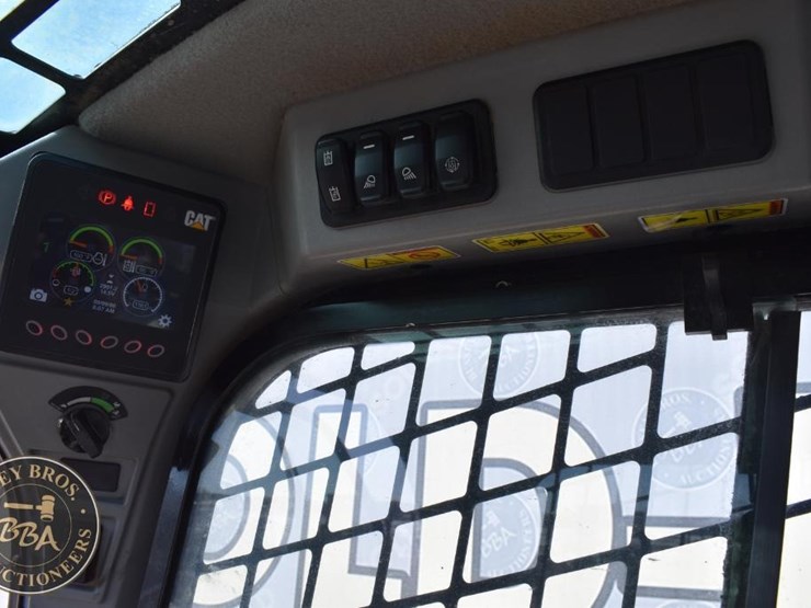 2022-caterpillar-259d3-image-48