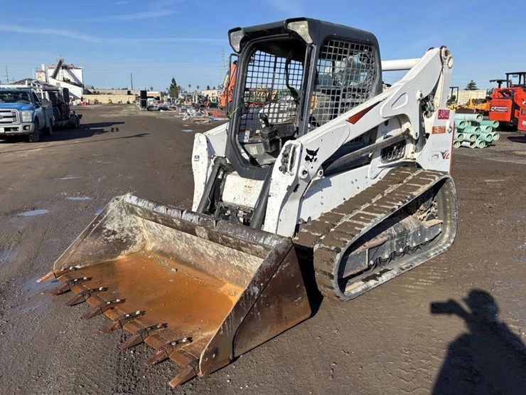 2019-bobcat-t770-image-1